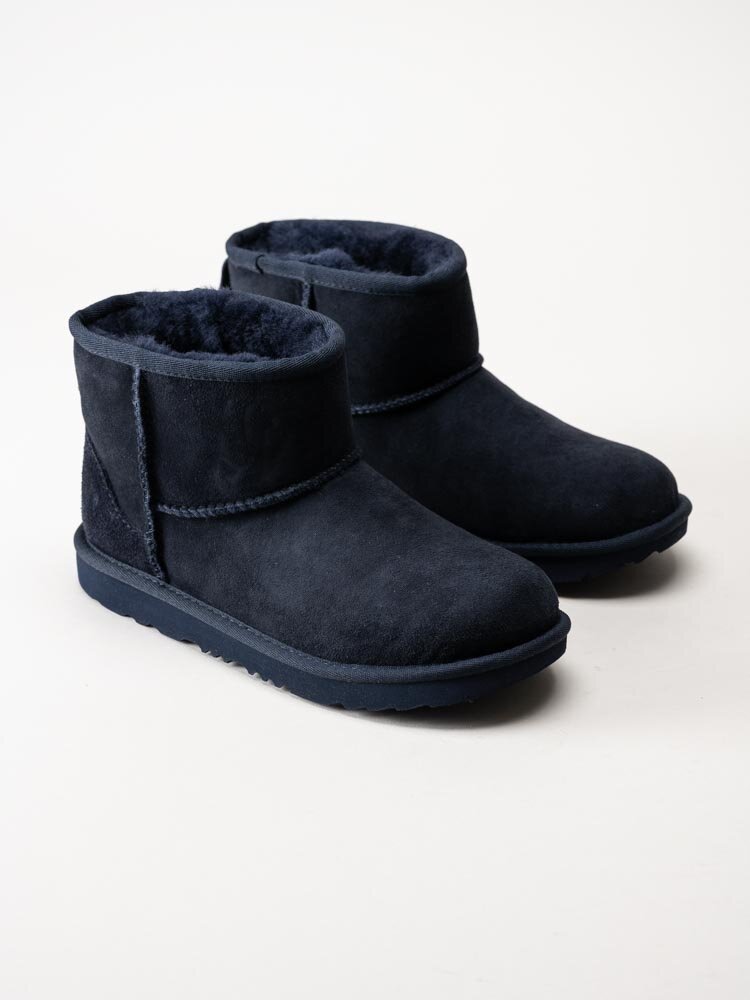 UGG - K Classic Mini II - Mörkblå låga ullfodrade vinterboots