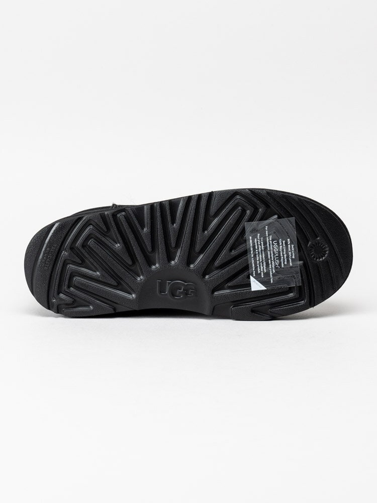 UGG - K Classic Mini - Svarta låga ullfodrade vinterboots