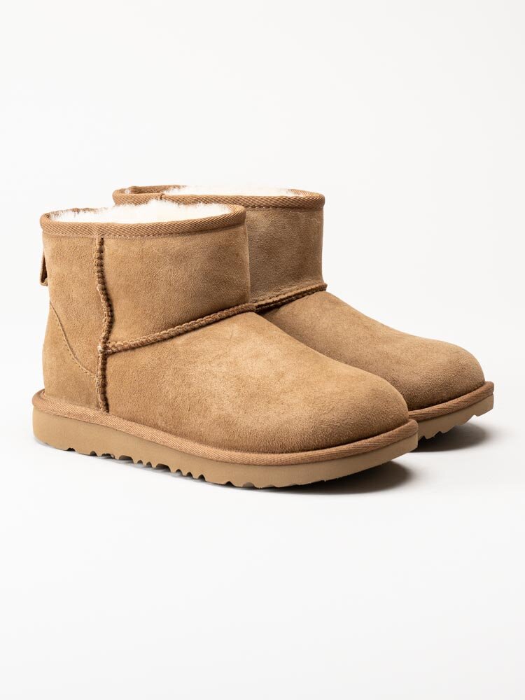 UGG - K Classic Mini II - Ljusbruna ullfodrade boots i mocka