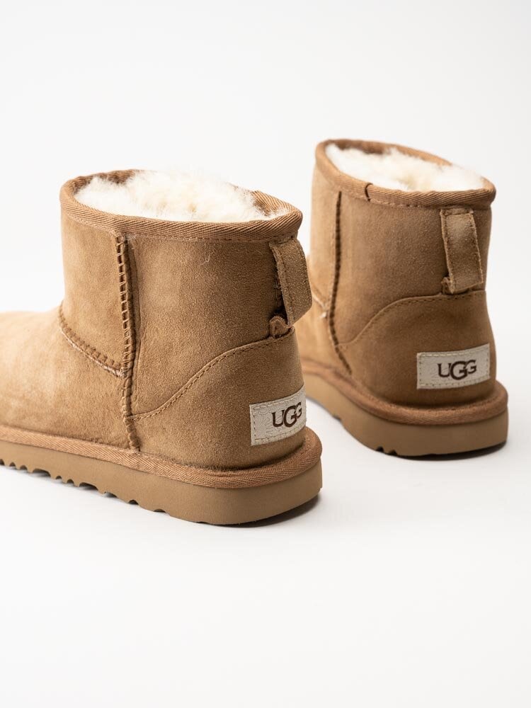 UGG - K Classic Mini II - Ljusbruna ullfodrade boots i mocka