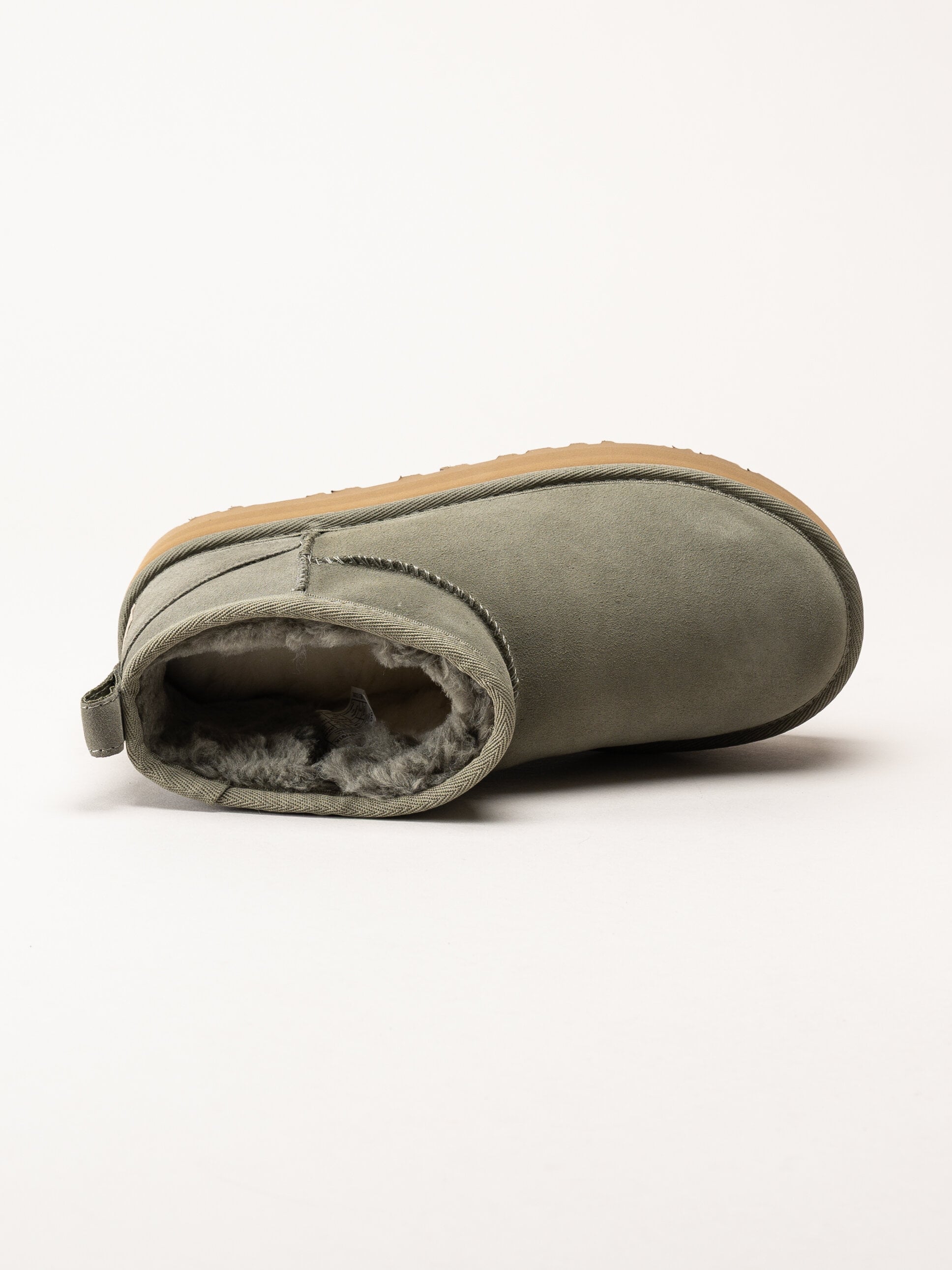 UGG - K Classic Ultra Mini - Gröna ullfodrade platåboots i mocka