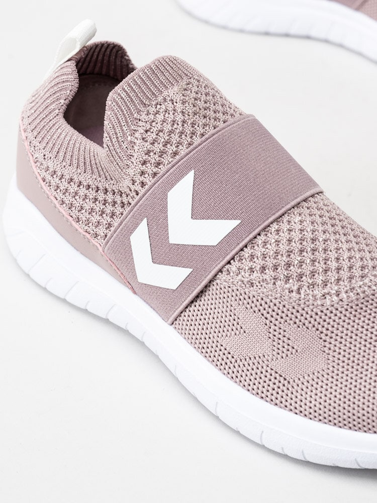 Hummel - Knit Slip-On Recycle - Ljusrosa slip on sportskor i textil