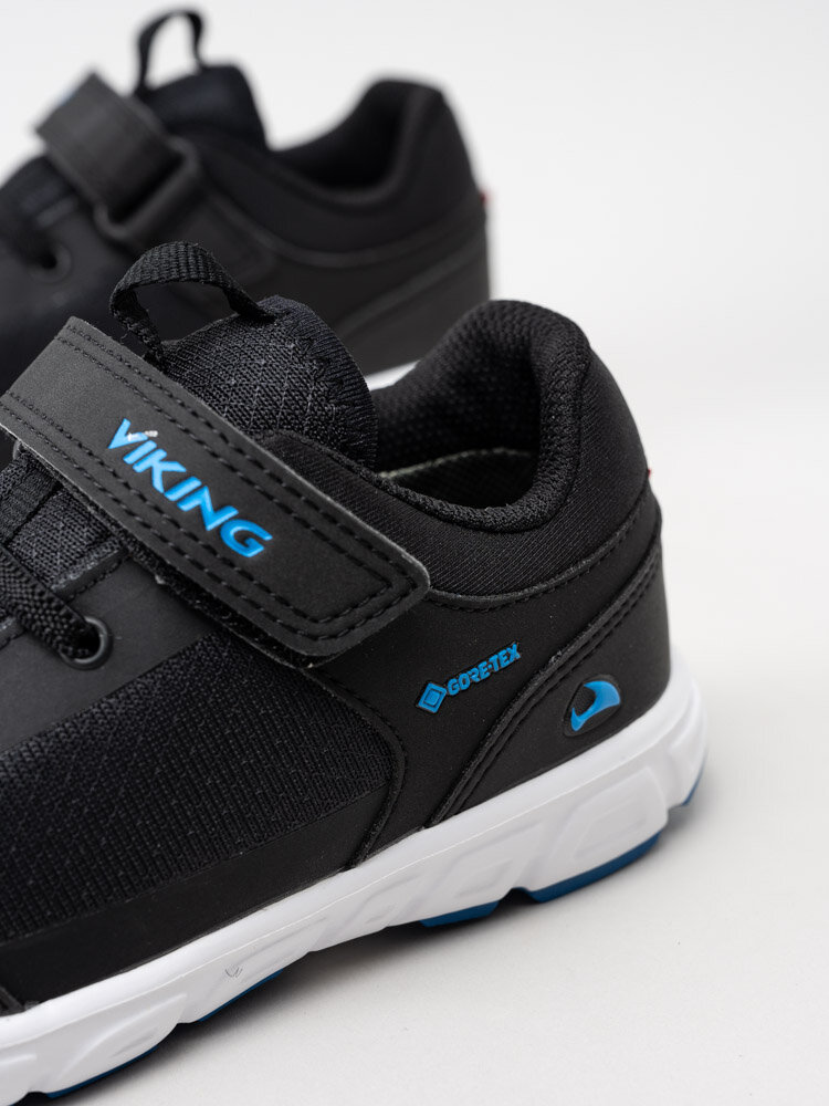 Viking Footwear - Spectrum R GTX - Svarta vattentäta lågskor med blå detaljer