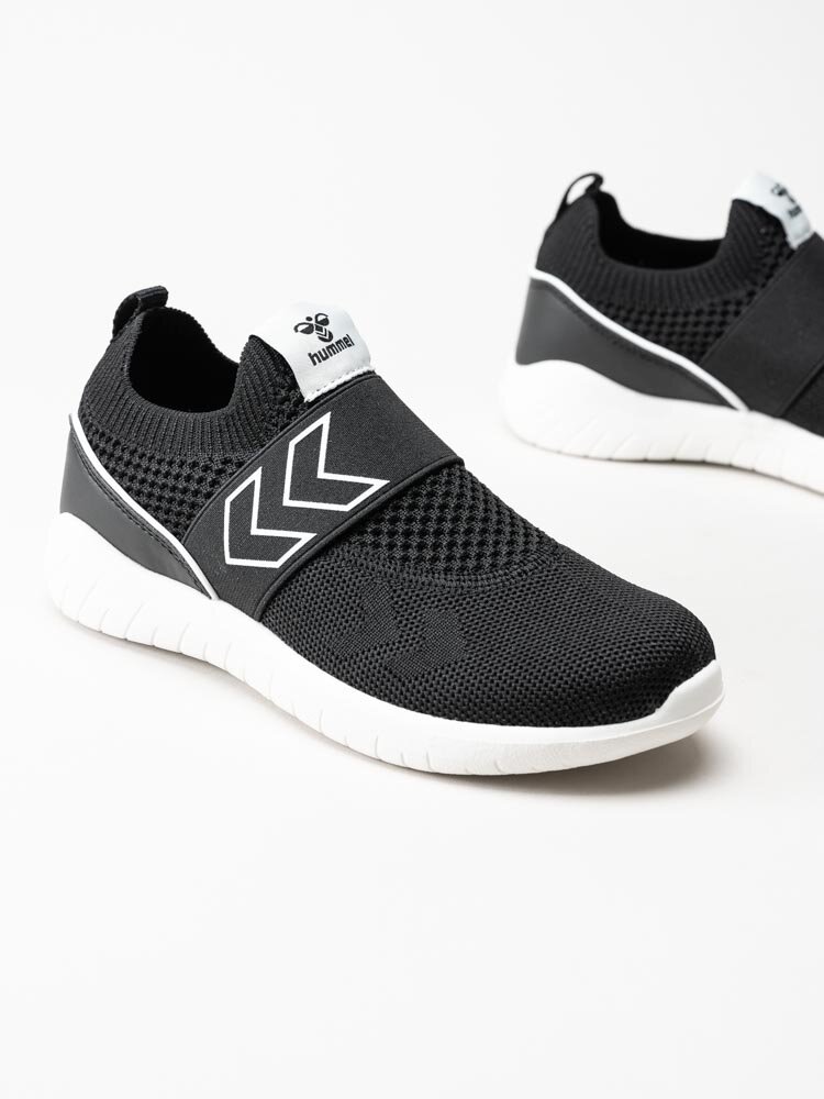 Hummel - Knit SlipOn Recycle - Svarta slip on sneakers i textil