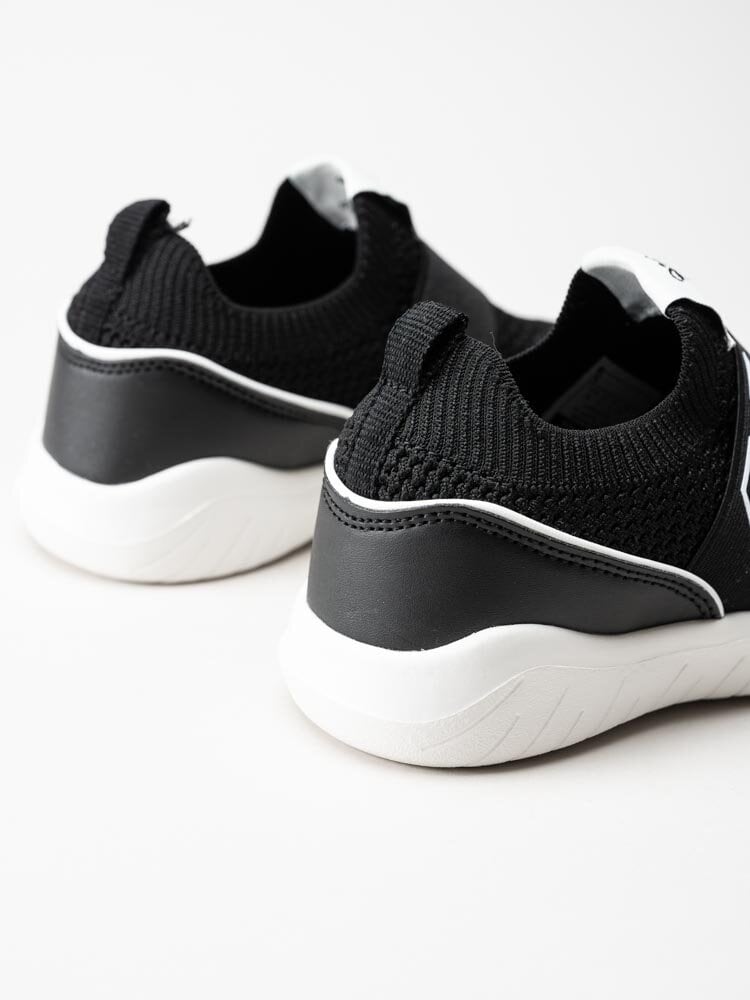 Hummel - Knit SlipOn Recycle - Svarta slip on sneakers i textil