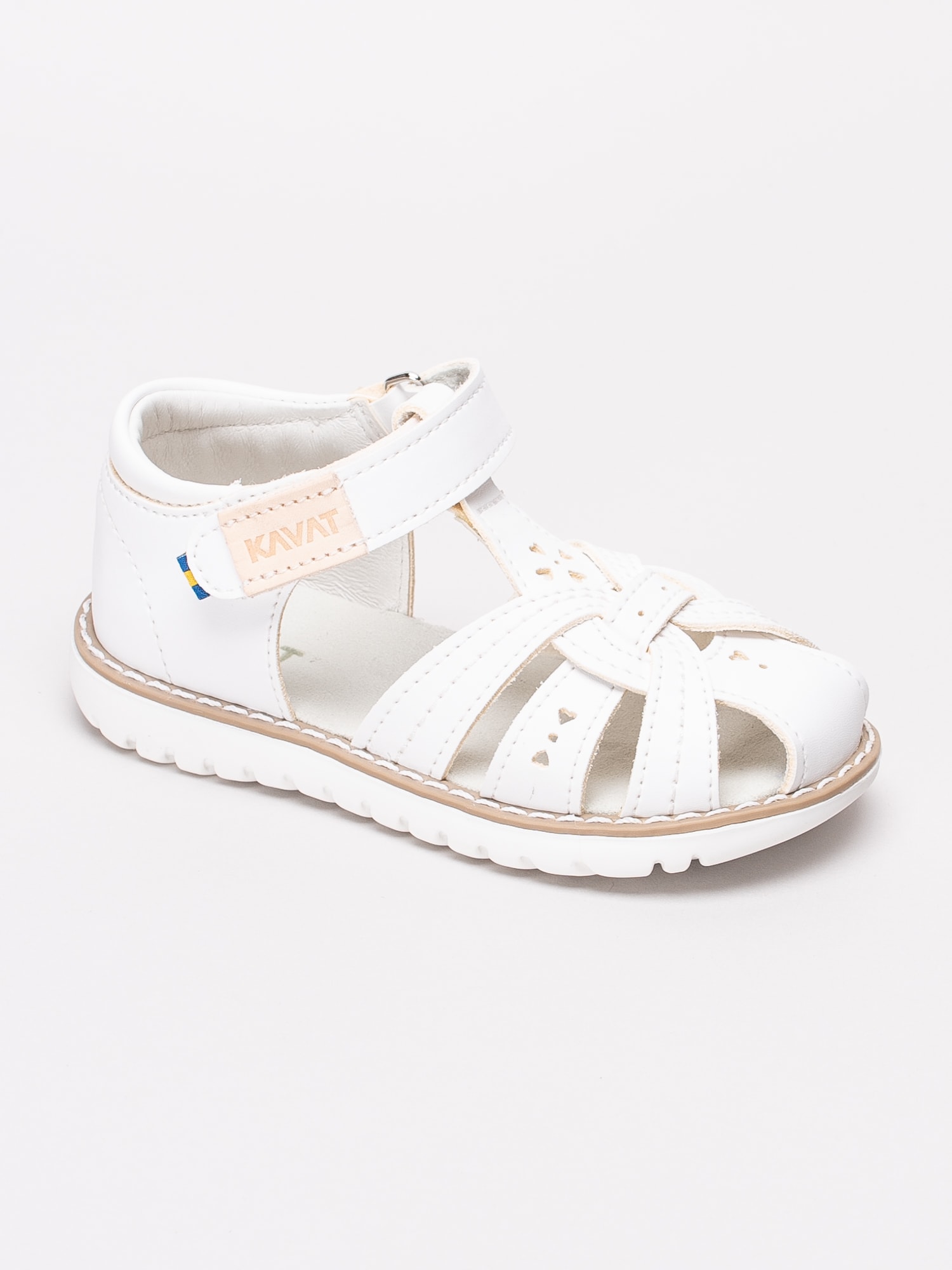 44191024 Kavat Blomviken XC 4091391-988 vita sandalskor med perforerade hjärtan-1
