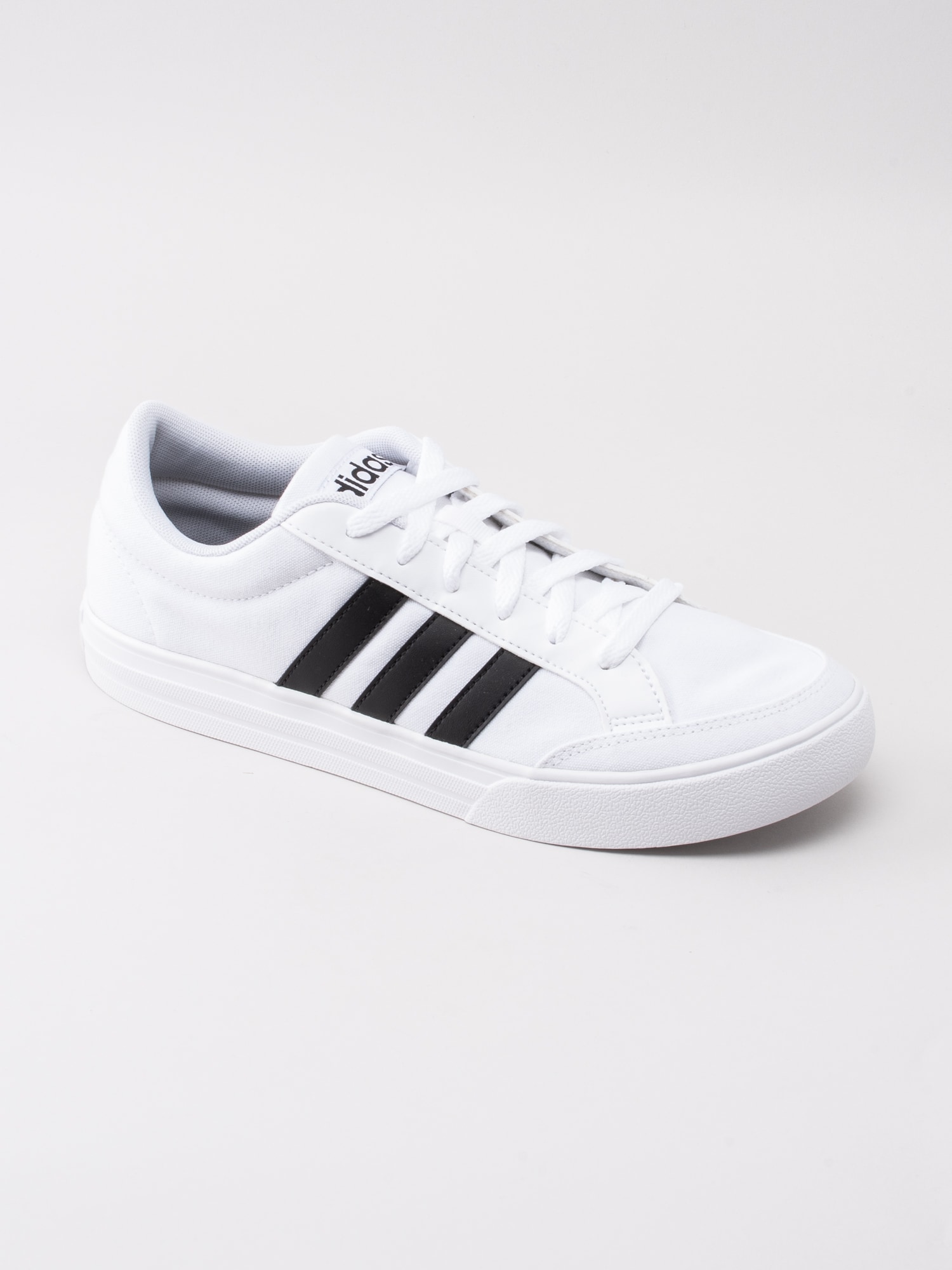 55191021 Adidas Vs Set AW3889 vita tygskor-1