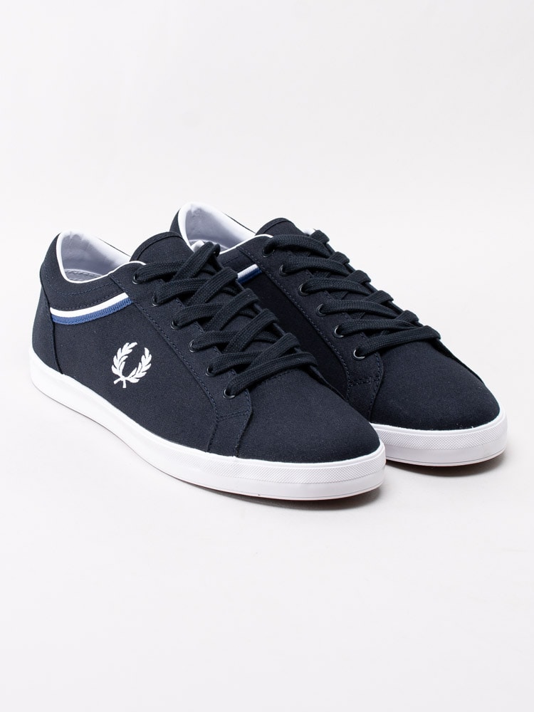 55201004 Fred Perry Baseline Canvas B8223-100 Mörkblå sneakers i canvas-3