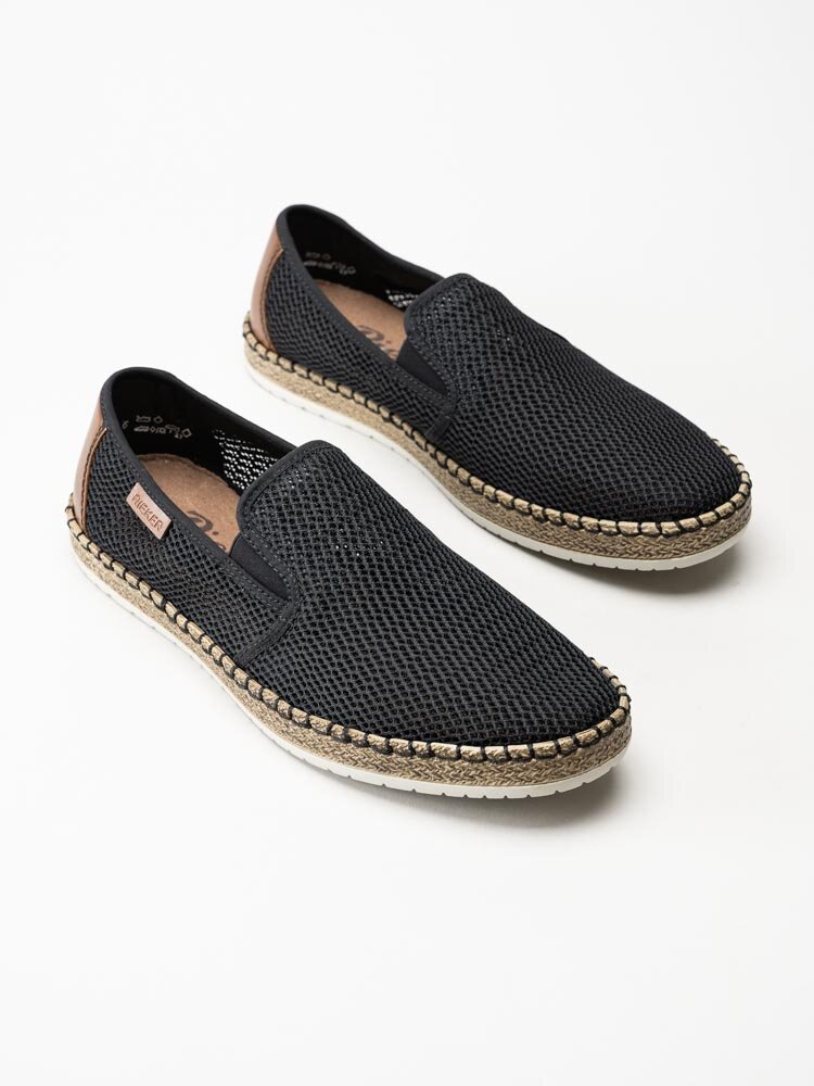 Rieker - Svarta slip on tygskor