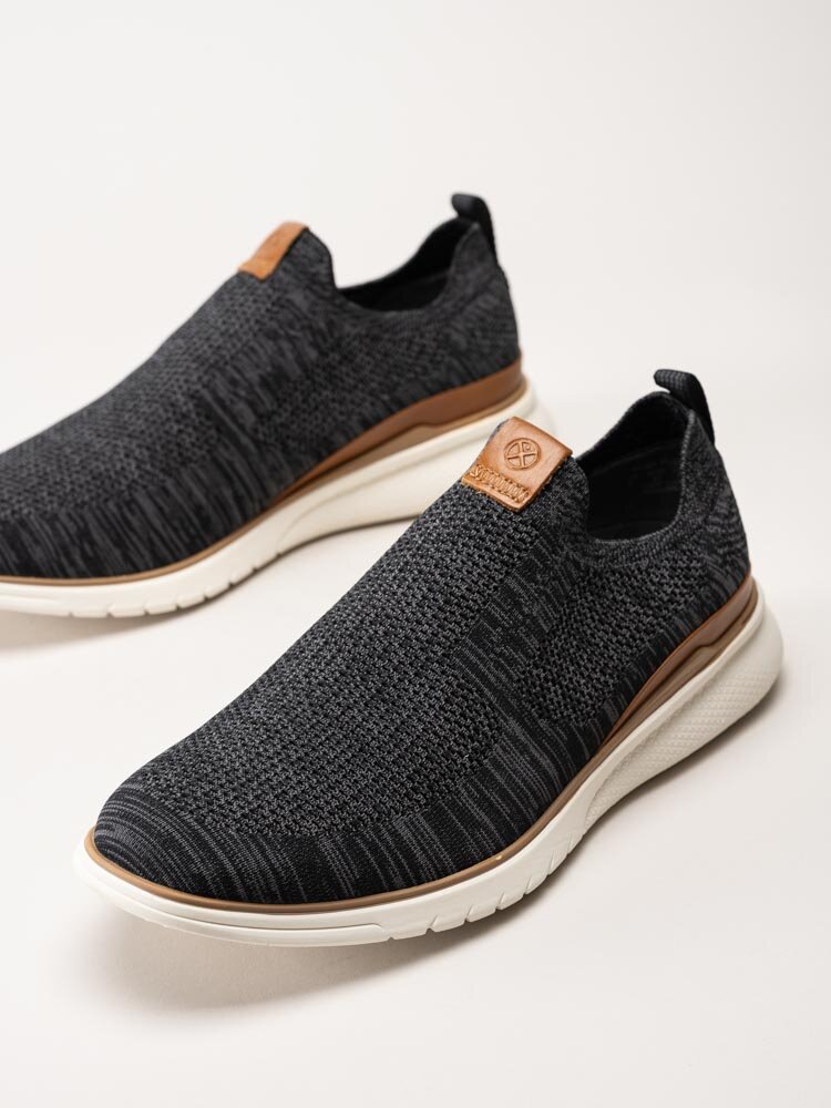 Hush Puppies - Mörkgrå slip on skor i textil