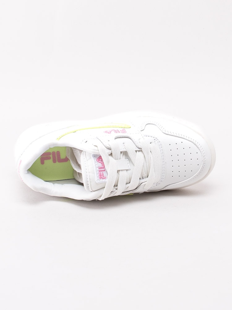 56201084 FILA Arcade F Low Kids 1010790-92W Vita 90-tals sneakers med rosa och gula detaljer-4