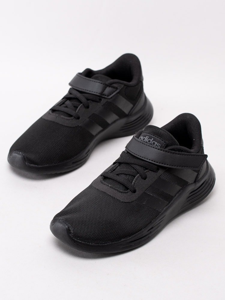 56203019 Adidas Core Black FV5744  Svarta sportskor med snörning och kardborrdeband-6