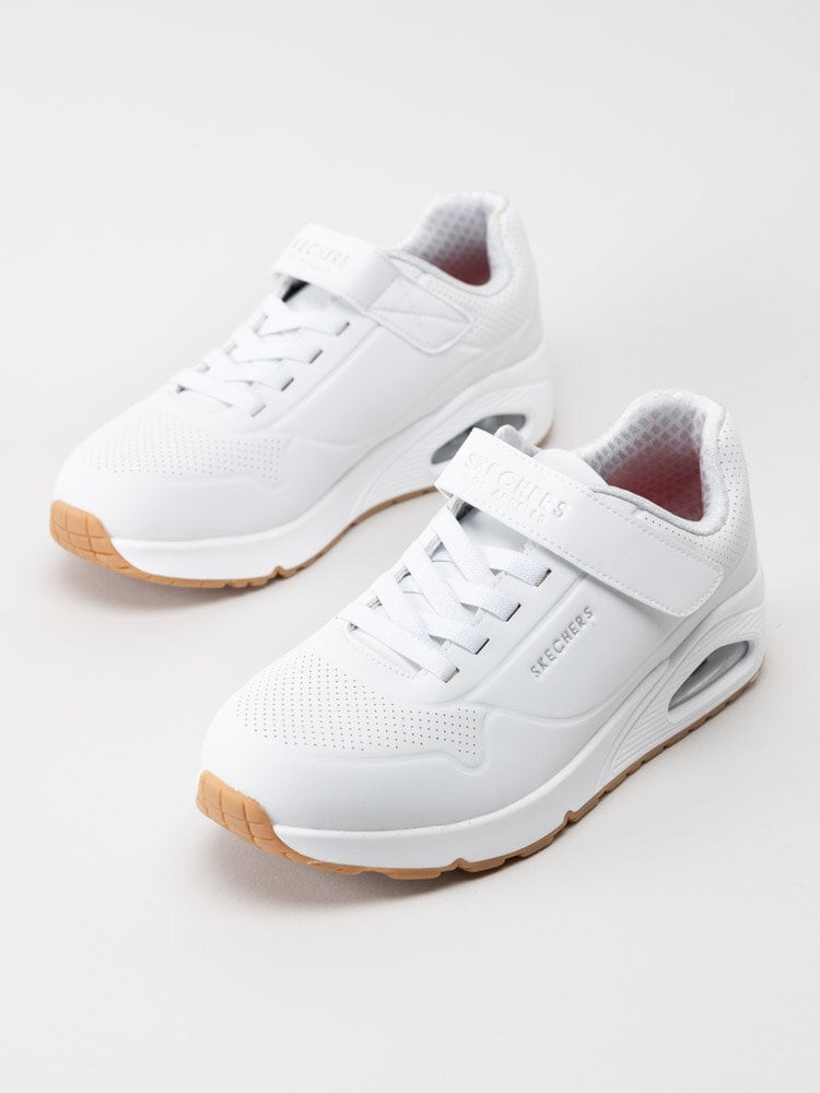 Skechers - UNO - Vita sneakers med luftdämpad komfort
