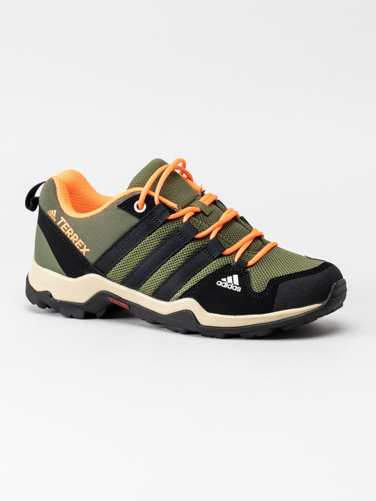 Adidas - Terrex AX2R K - Gröna grova sneakers med orange detaljer