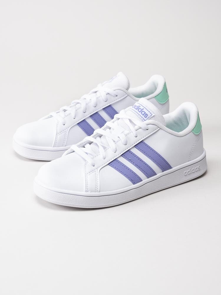 Adidas - Grand Court K - Vita sneakers med lila stripes