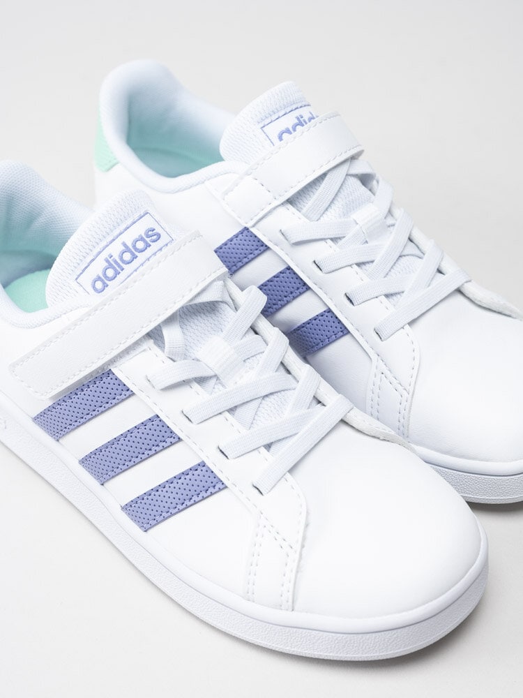 Adidas - Grand Court El C - Vita sneakers med lila stripes