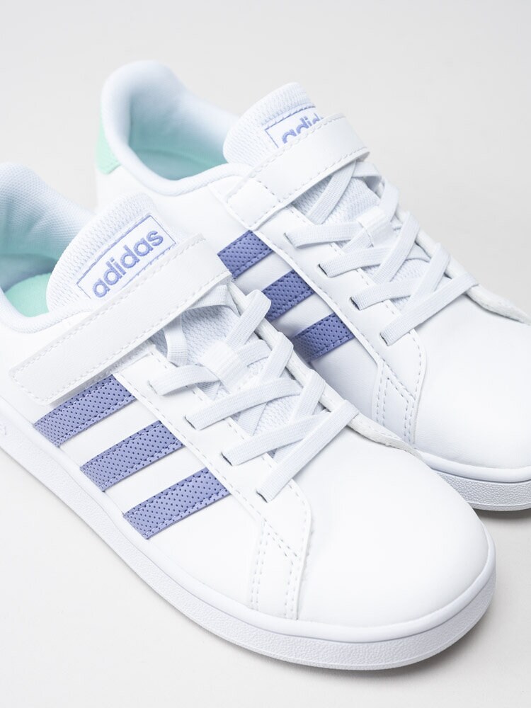 Adidas - Grand Court El C - Vita sneakers med lila stripes