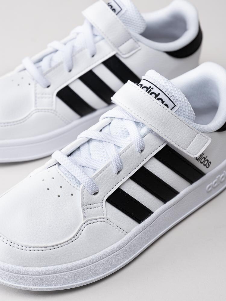 Adidas - Breaknet C - Vita sneakers i med svarta stripes