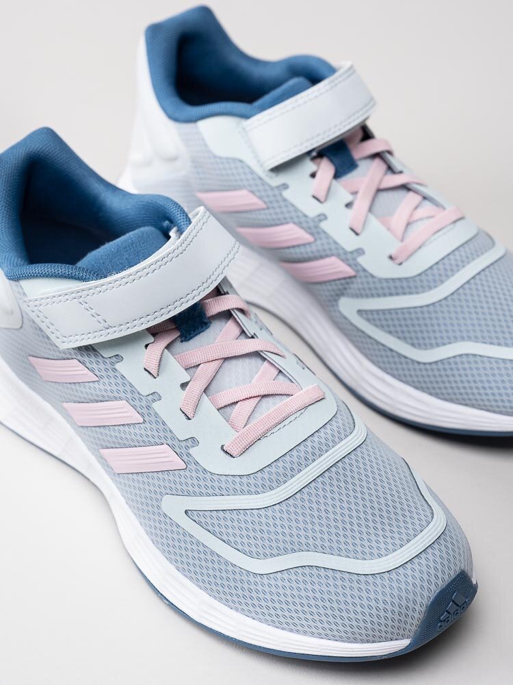 Adidas - Duramo 10 El K - Ljusblå sneakers i textil med rosa stripes