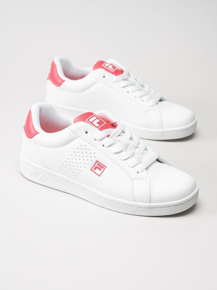 FILA - Crosscourt 2 NT Teens - Vita sneakers med korallfärgade detaljer