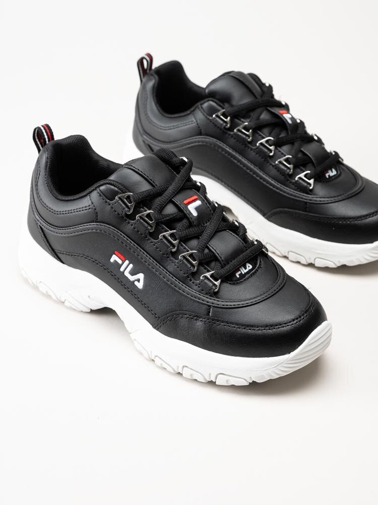 FILA - Strada Low T - Svarta 90-tals sneakers