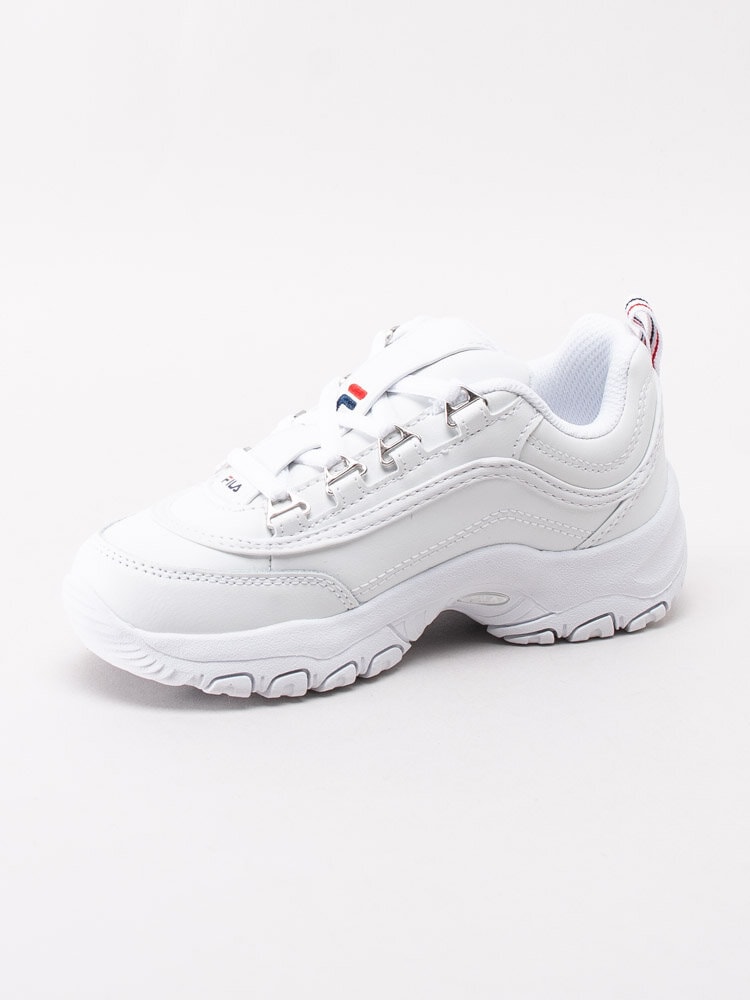 FILA - Strada Low Teens - Vita 90-tals sneakers med broderad logga