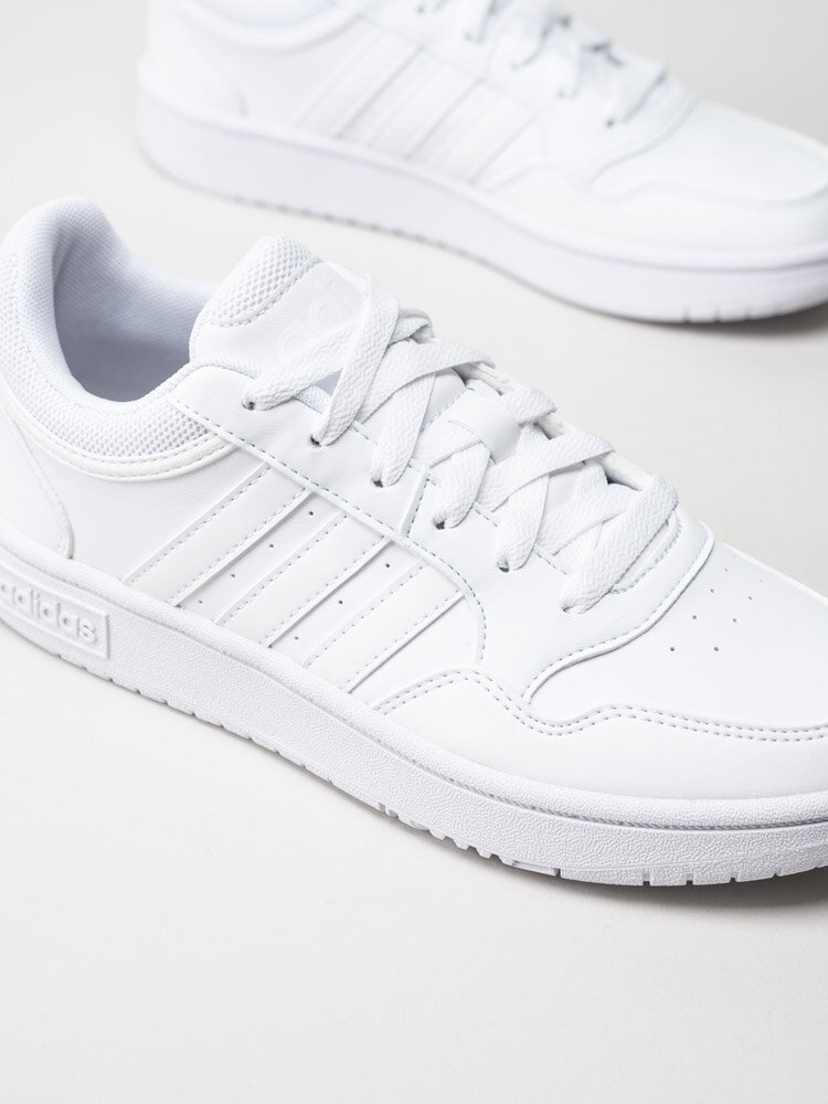 Adidas - Hoops 3.0 K - Vita sneakers i skinnimitation