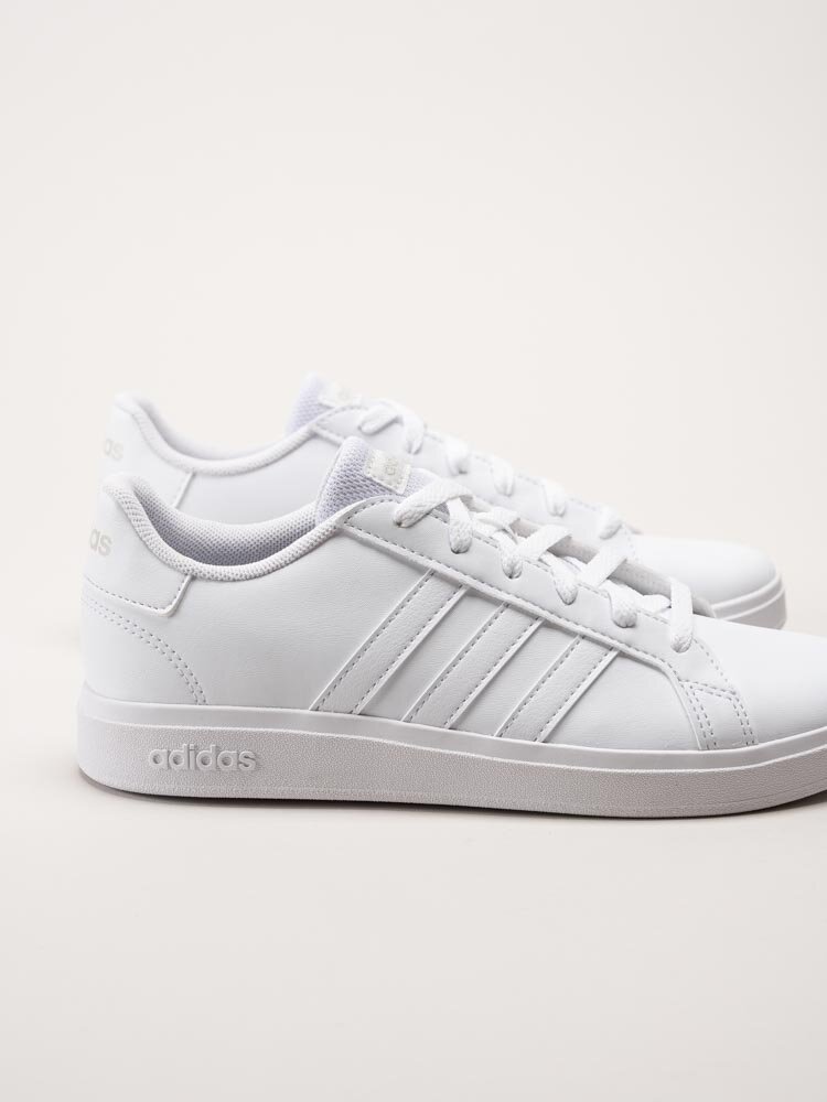 Adidas - Grand Court 2.0 K - Vita sneakers i skinnimitation