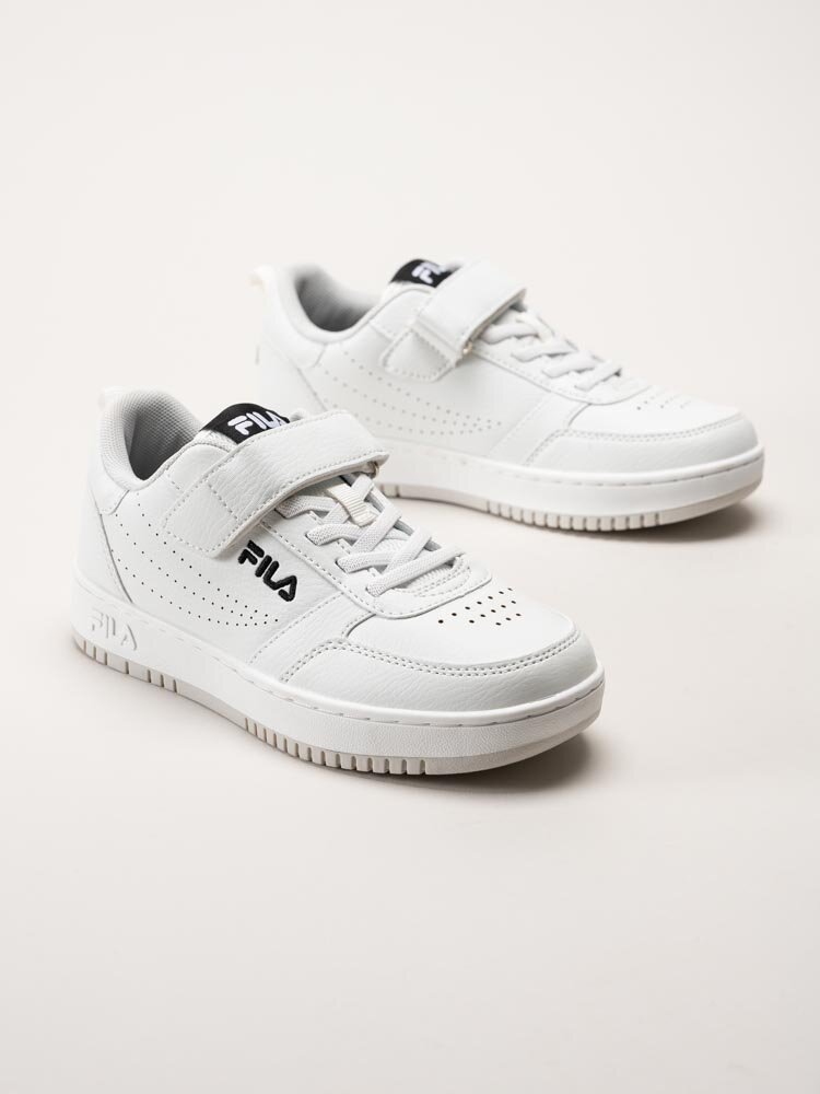 FILA - Rega Velcro K - Vita sneakers i skinnimitation