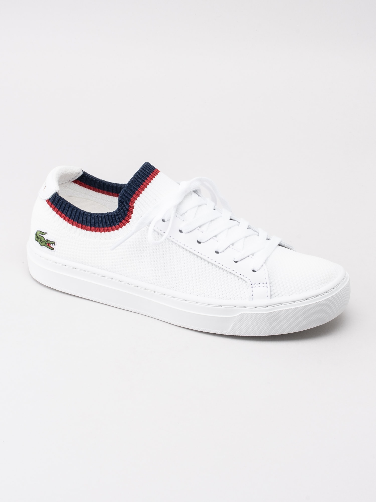 57191047 Lacoste La Piquee 119 737CFA0016407 vita sneakers i tyg-1