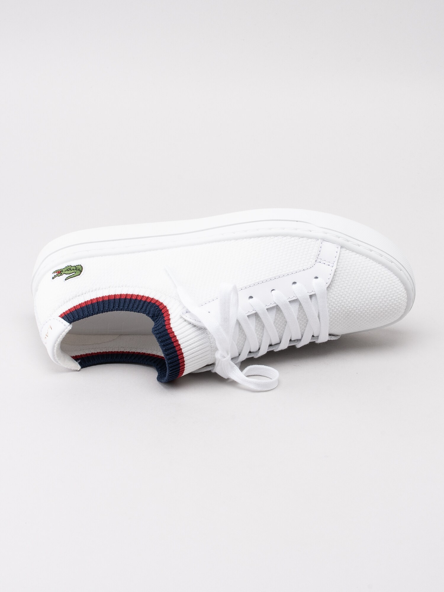 57191047 Lacoste La Piquee 119 737CFA0016407 vita sneakers i tyg-5