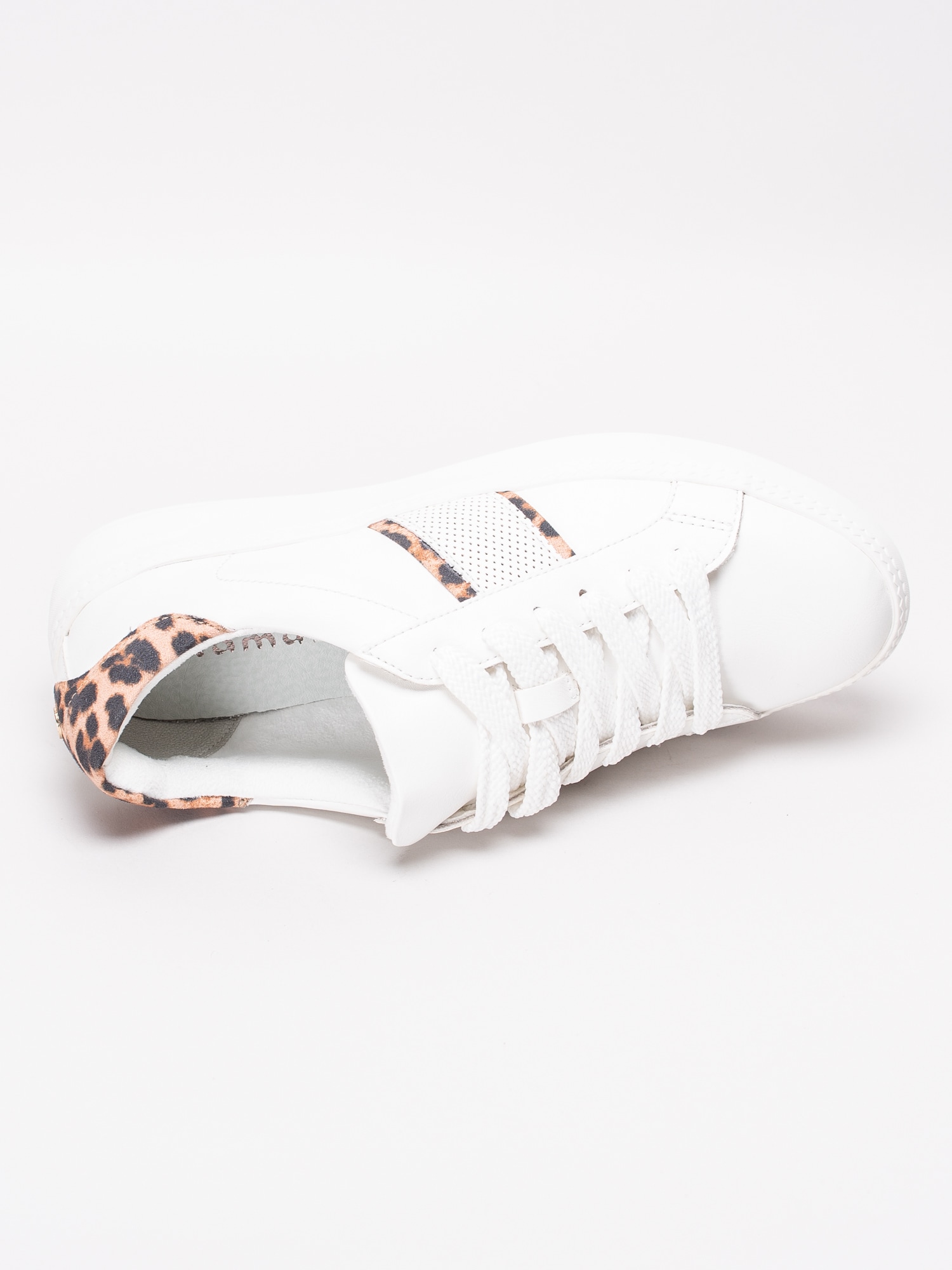 57191095 Tamaris 1-23790-32-158 vita sneakers med leopard detaljer-4