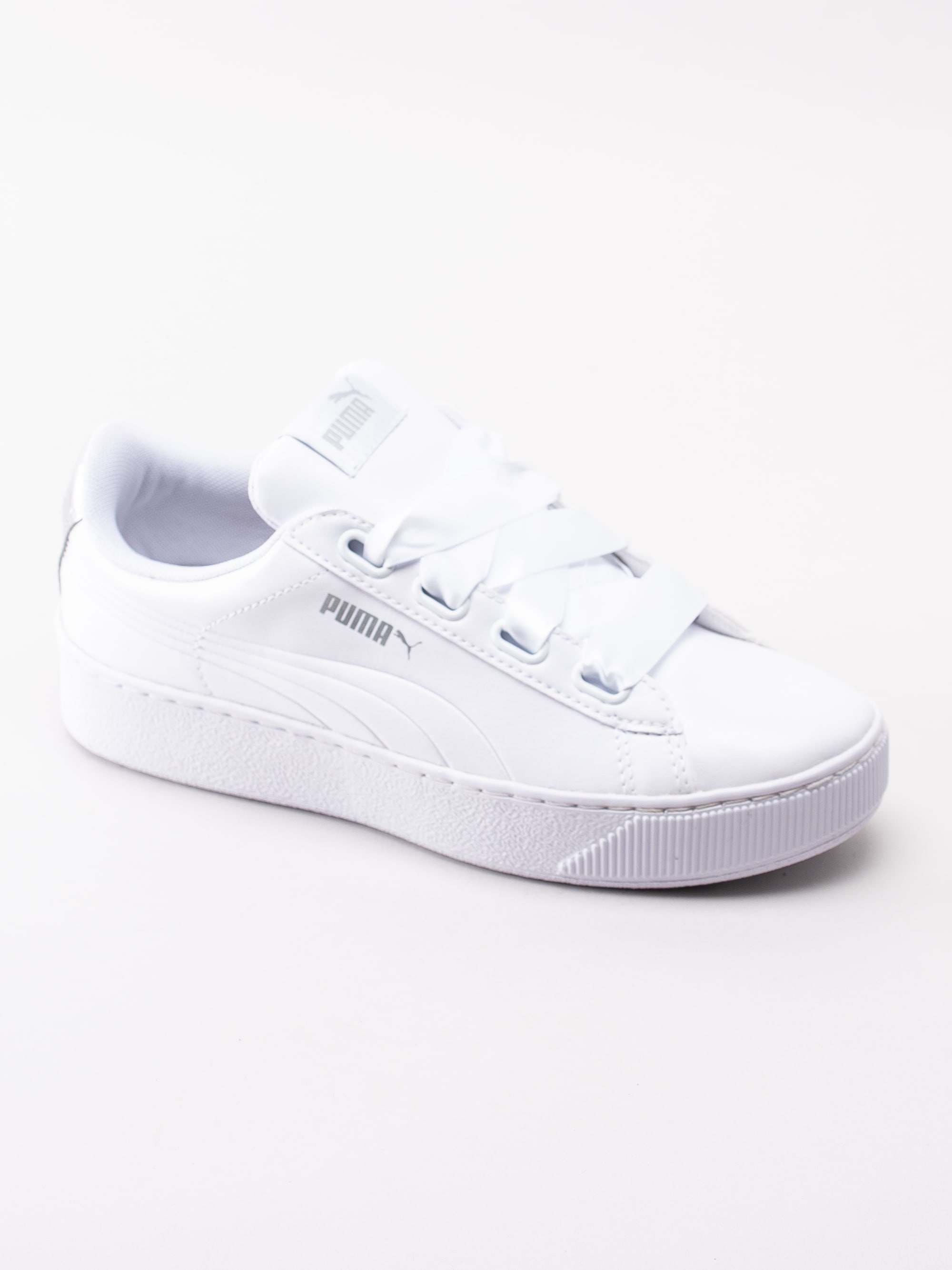 57191110 Puma Vikky Platform Ribbon 367816-001 vita sneakers med satinband-1