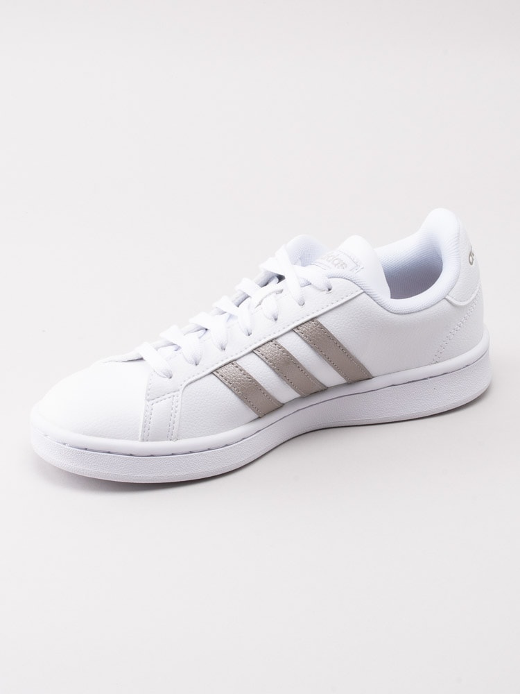 57201028 Adidas Grand Court F36485 vita skinnsneakers med stripes-2