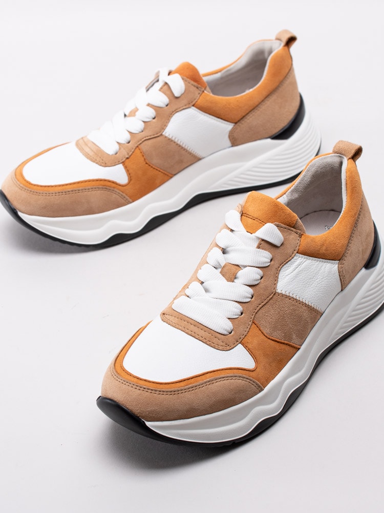 57201060 Gabor 43.490-52 Vita sportiga sneakers med orange och bruna partier-6
