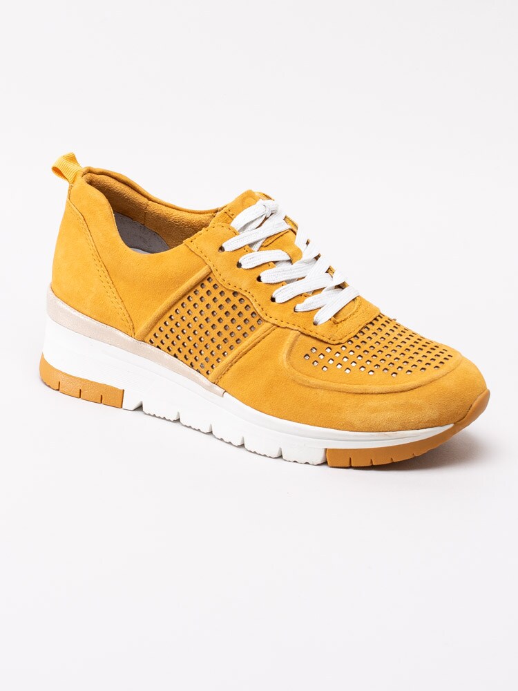 57201134 Tamaris Pure Relax 1-23745-24-656 gula platåsneakers i mocka -1