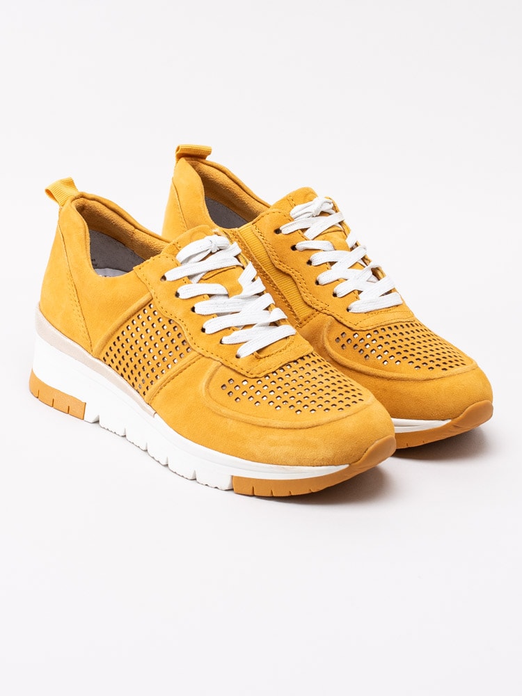 57201134 Tamaris Pure Relax 1-23745-24-656 gula platåsneakers i mocka -3
