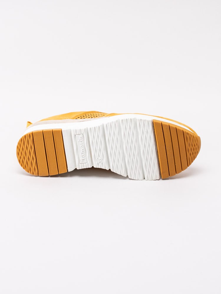 57201134 Tamaris Pure Relax 1-23745-24-656 gula platåsneakers i mocka -5