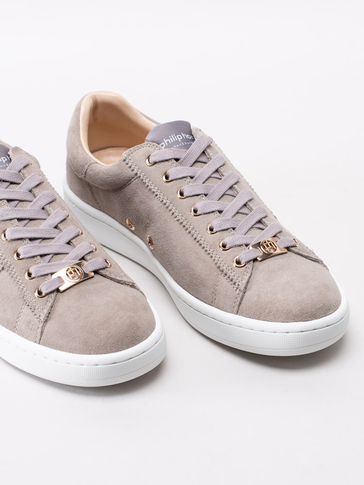 57201141 Philip Hog Serena Cloud Beige sneakers i mocka med smyckeslogga-6