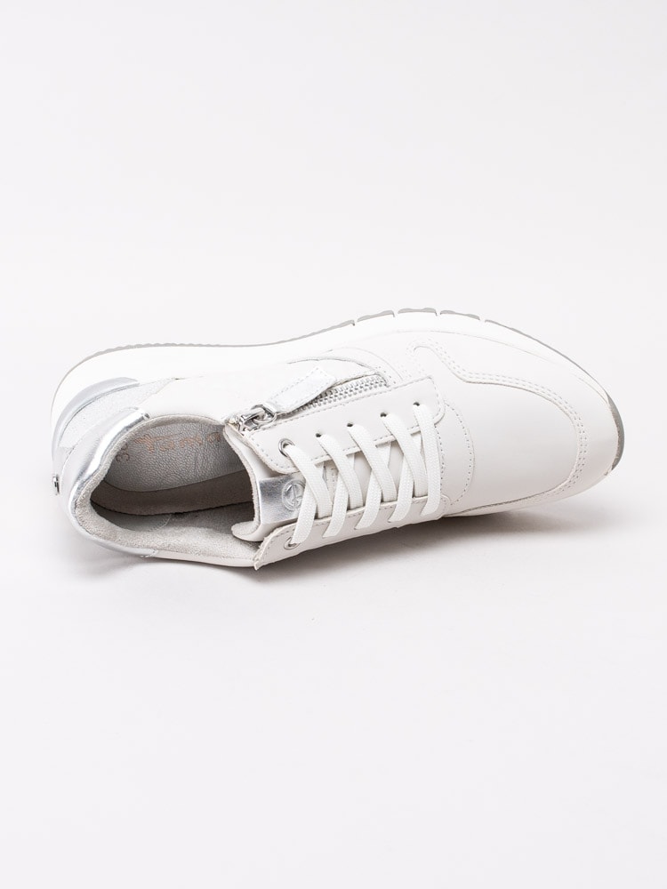 57201154 Tamaris 1-23702-24-117 Vita sneakers med silvermetalliska detaljer-4