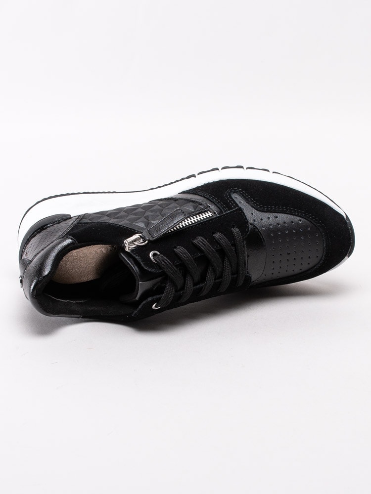 57201155 Tamaris 1-23702-24-007 Svarta kilklackade sneakers med zip-4