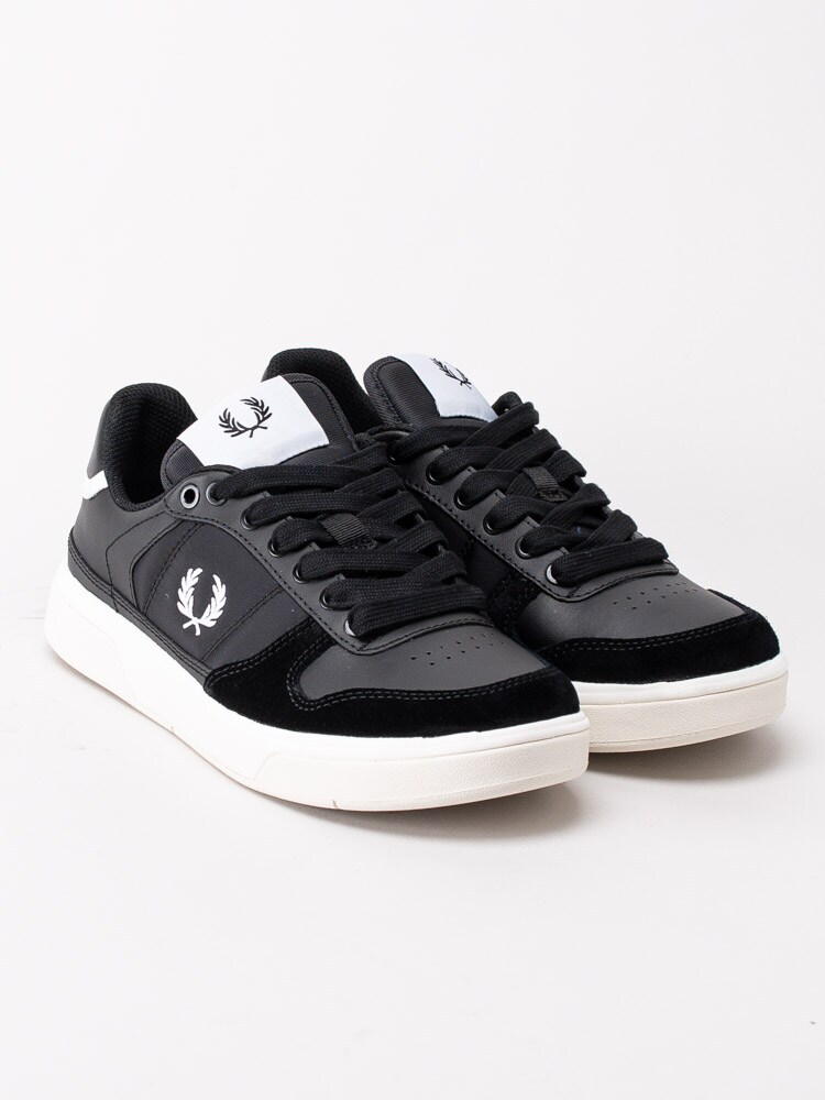 57203017 Fred Perry B7123-102 Black Svarta sportskor med vit sula-3