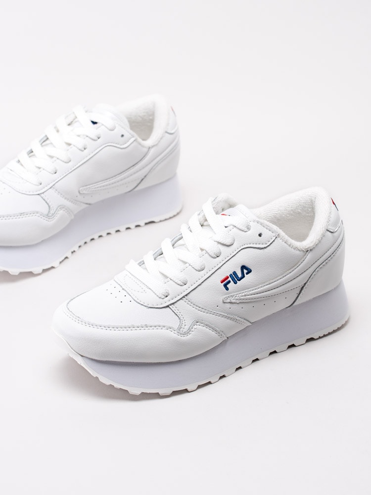 57203062 FILA Orbit Zeppa 1010311-1FG Vita retrosneakers med platåsula-6