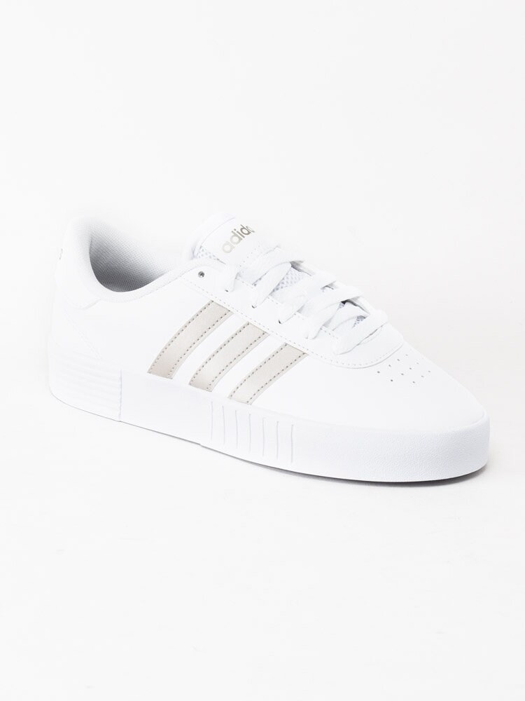 Adidas - Court Bold - Vita sneakers med gulddetaljer