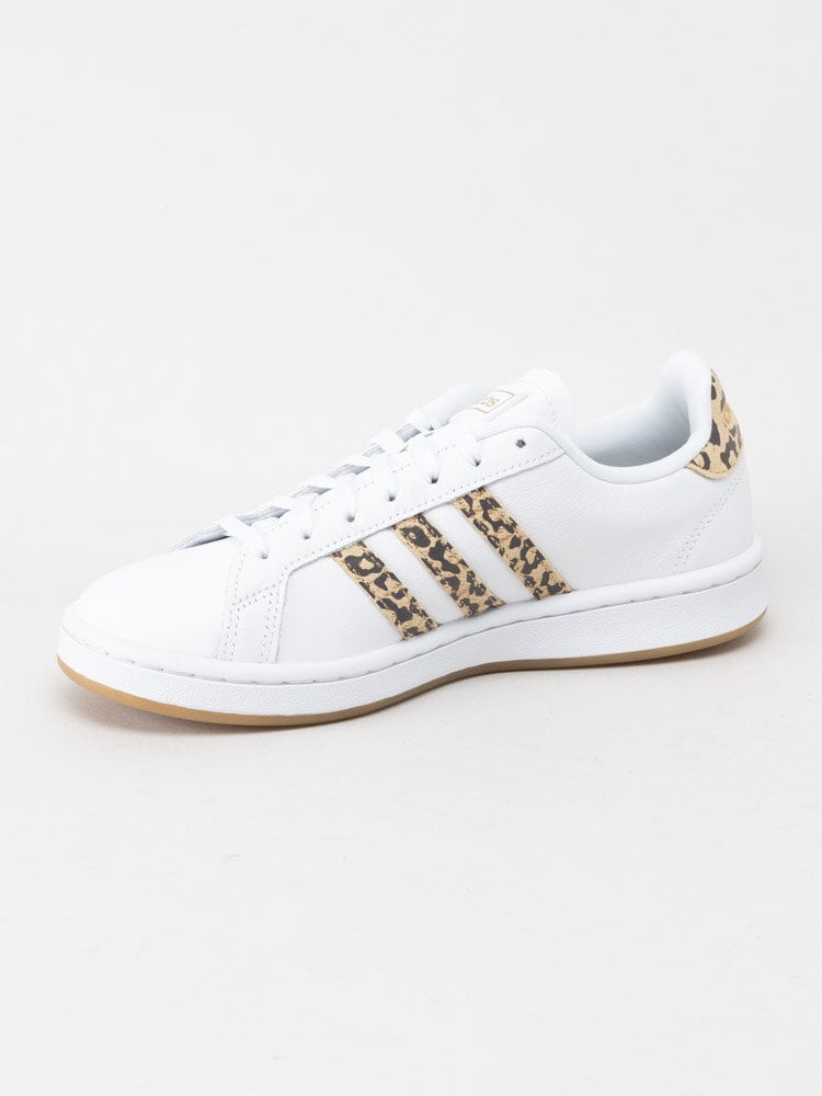 Adidas - Grand Court - Vita sneakers med leopardmönstrade stripes