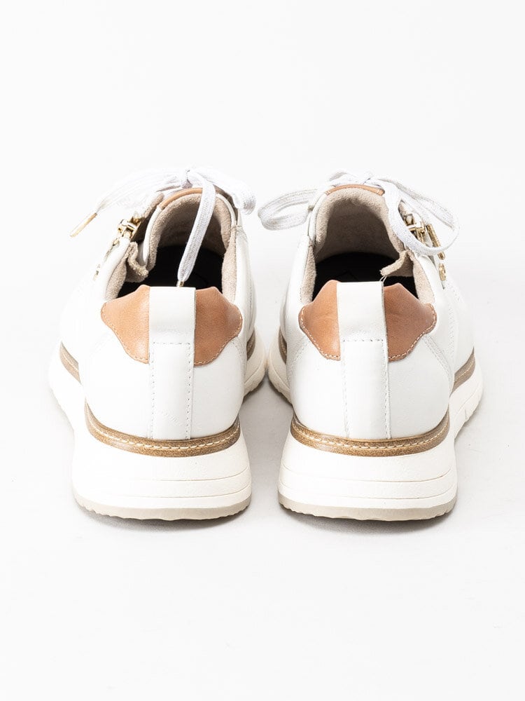Tamaris - Pure Relax - Vita sneakers med bruna detaljer