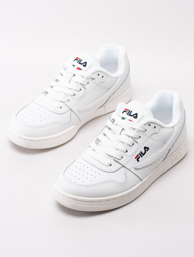 FILA - Arcade Low Wmn - Vita sneakers i skinn