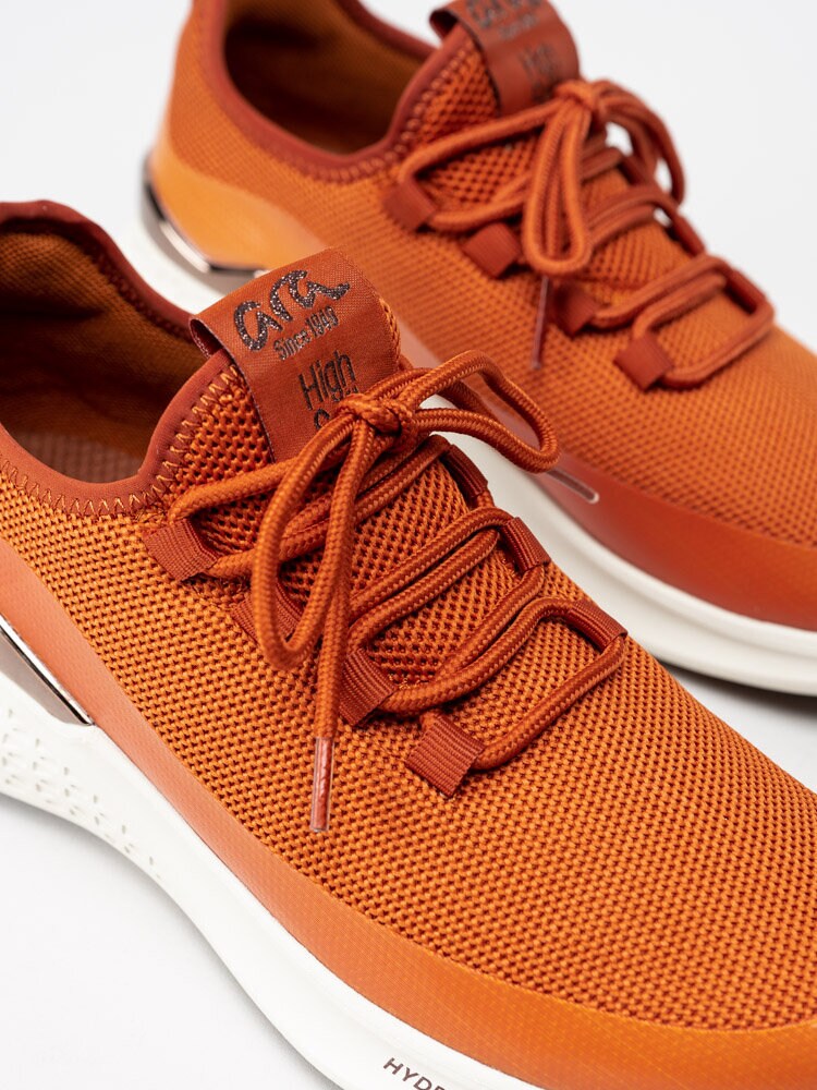 Ara - Orange slip on sneakers i textil