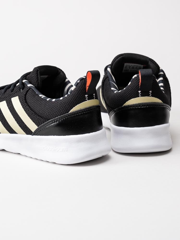 Adidas - QT Racer 2.0 - Svarta sneakers i textil