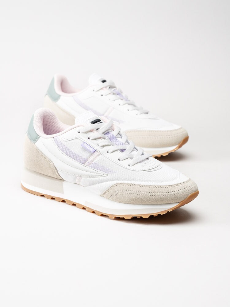FILA - Retronique 22 Wmn - Vita retrosneakers med beige och lila detaljer